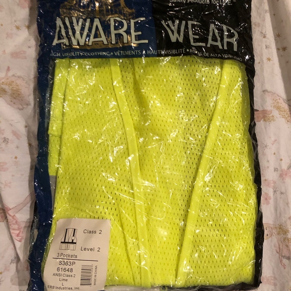 AWARE WEAR SAFETY VEST LARGE LIME 3 POCKETS CLASS 2 LEVEL TWO NEW IN PACKAGE